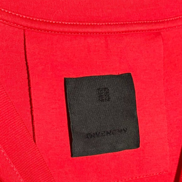 Givenchy SS21 Red Logo Gothic Print Oversized T-shirt - Picture 6 of 9